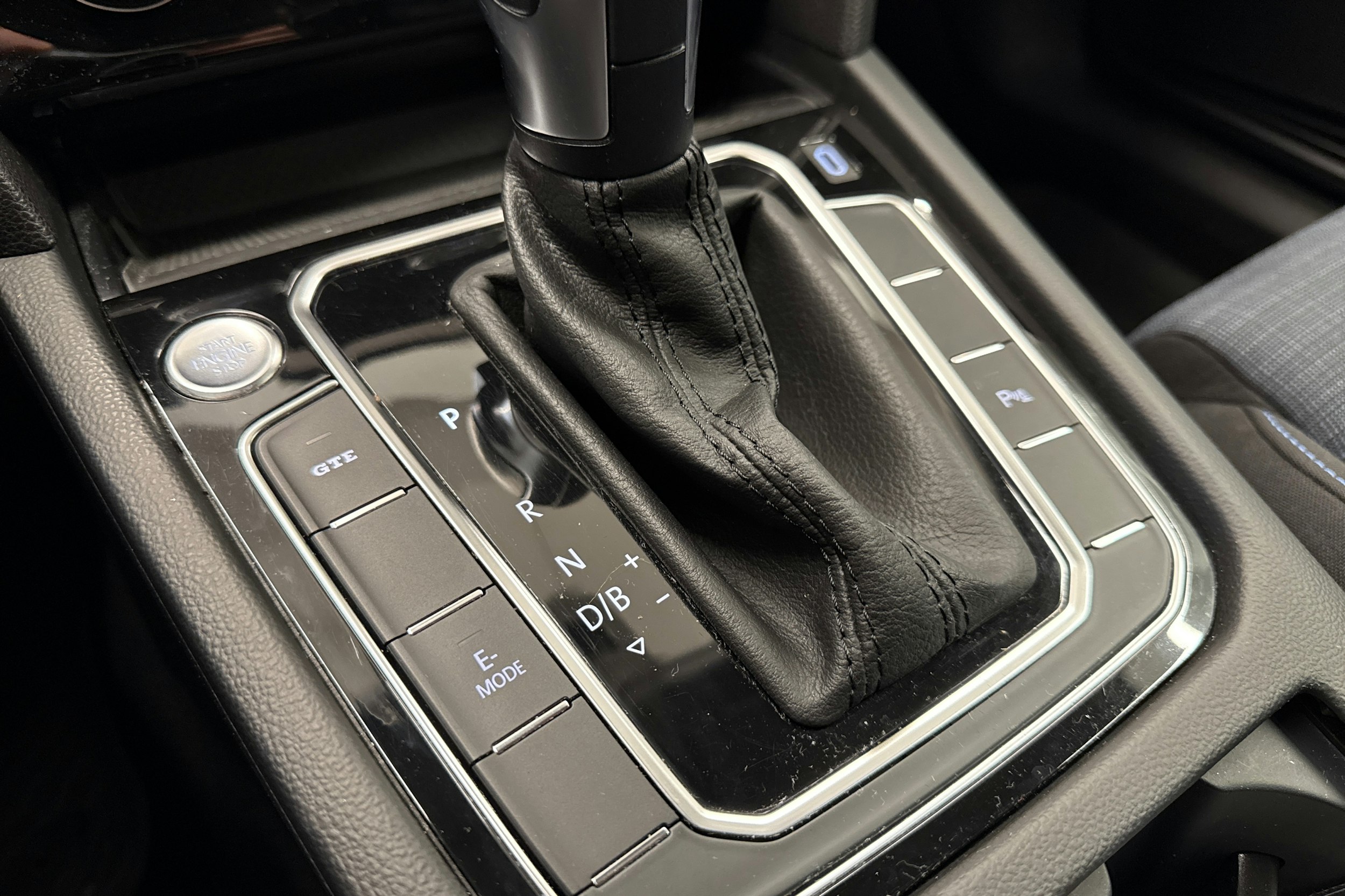 musta Volkswagen Passat 2020 kuva 16.