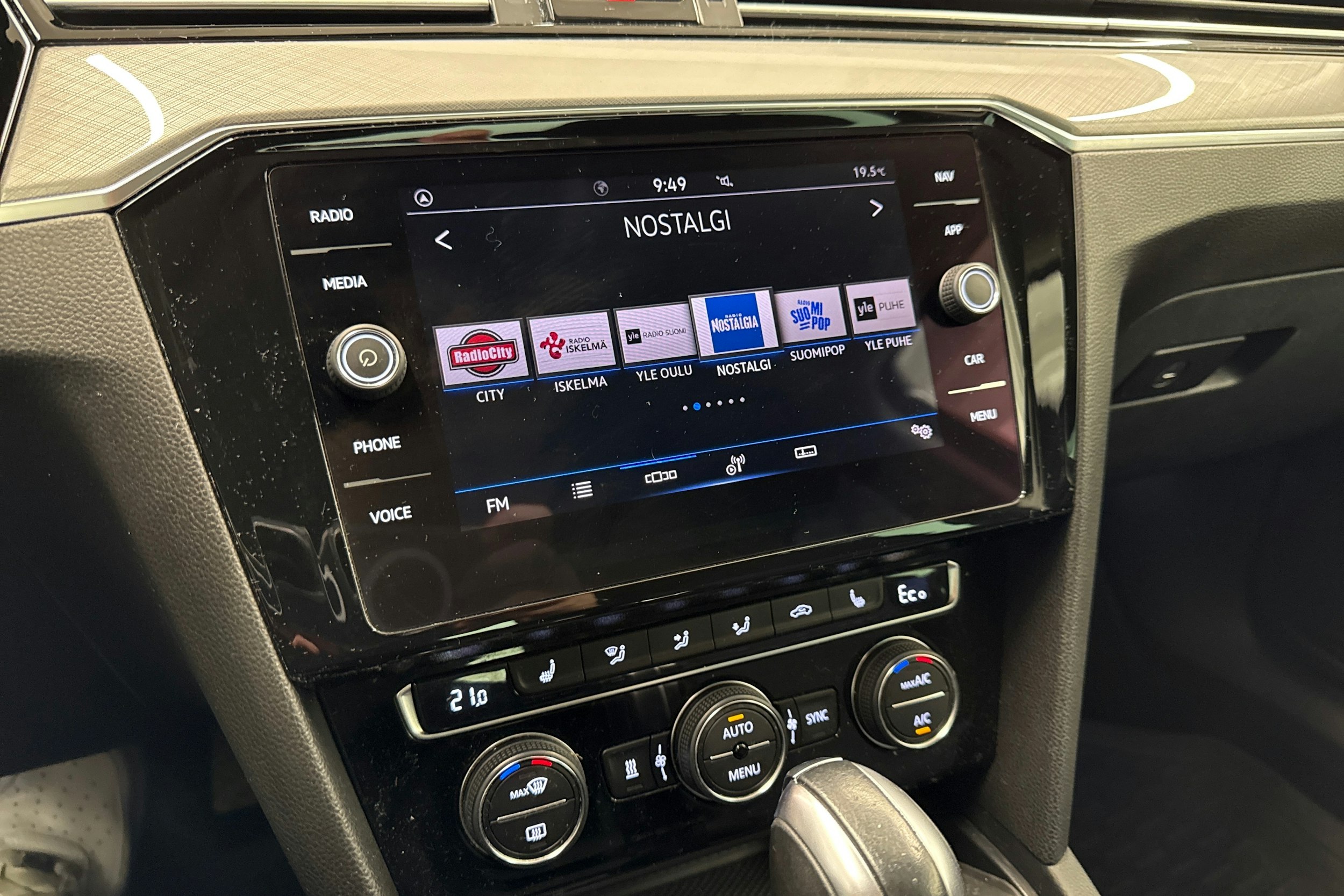 musta Volkswagen Passat 2020 kuva 17.