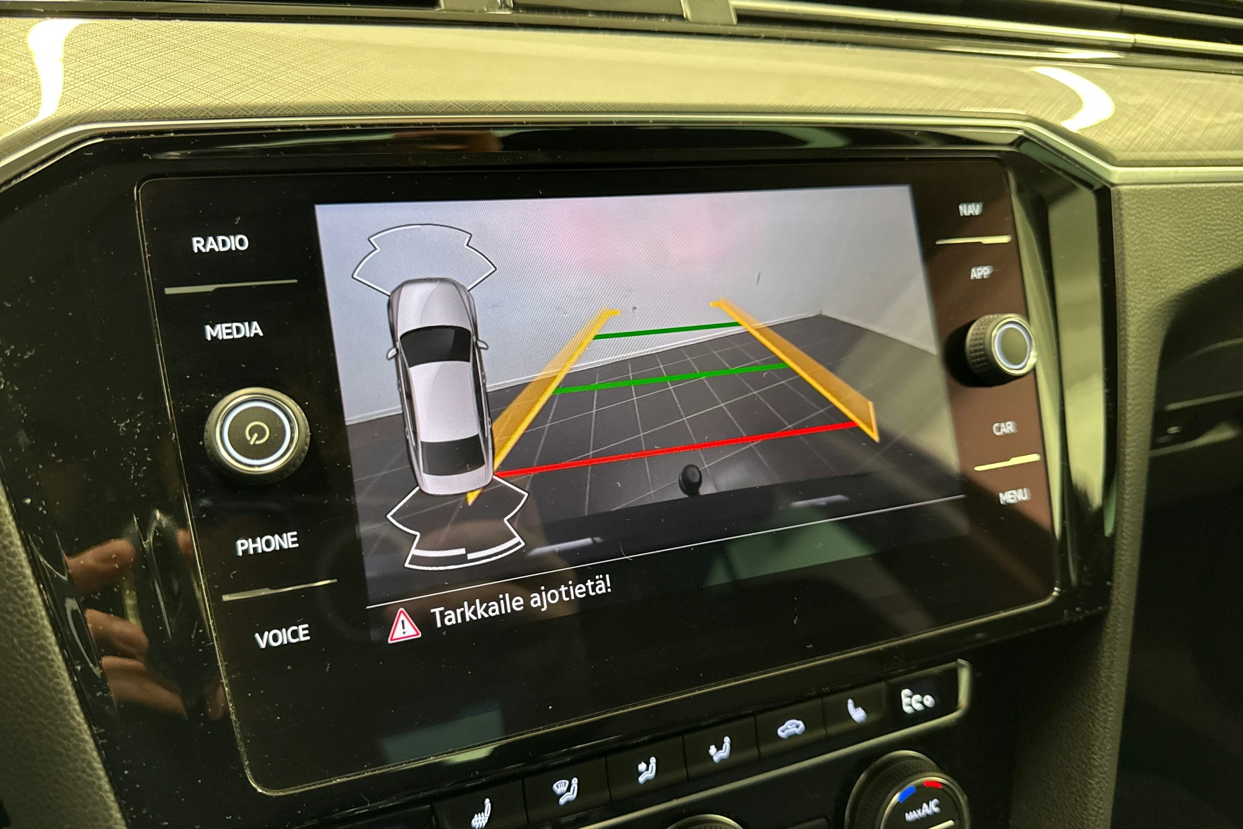 musta Volkswagen Passat 2020 kuva 18.