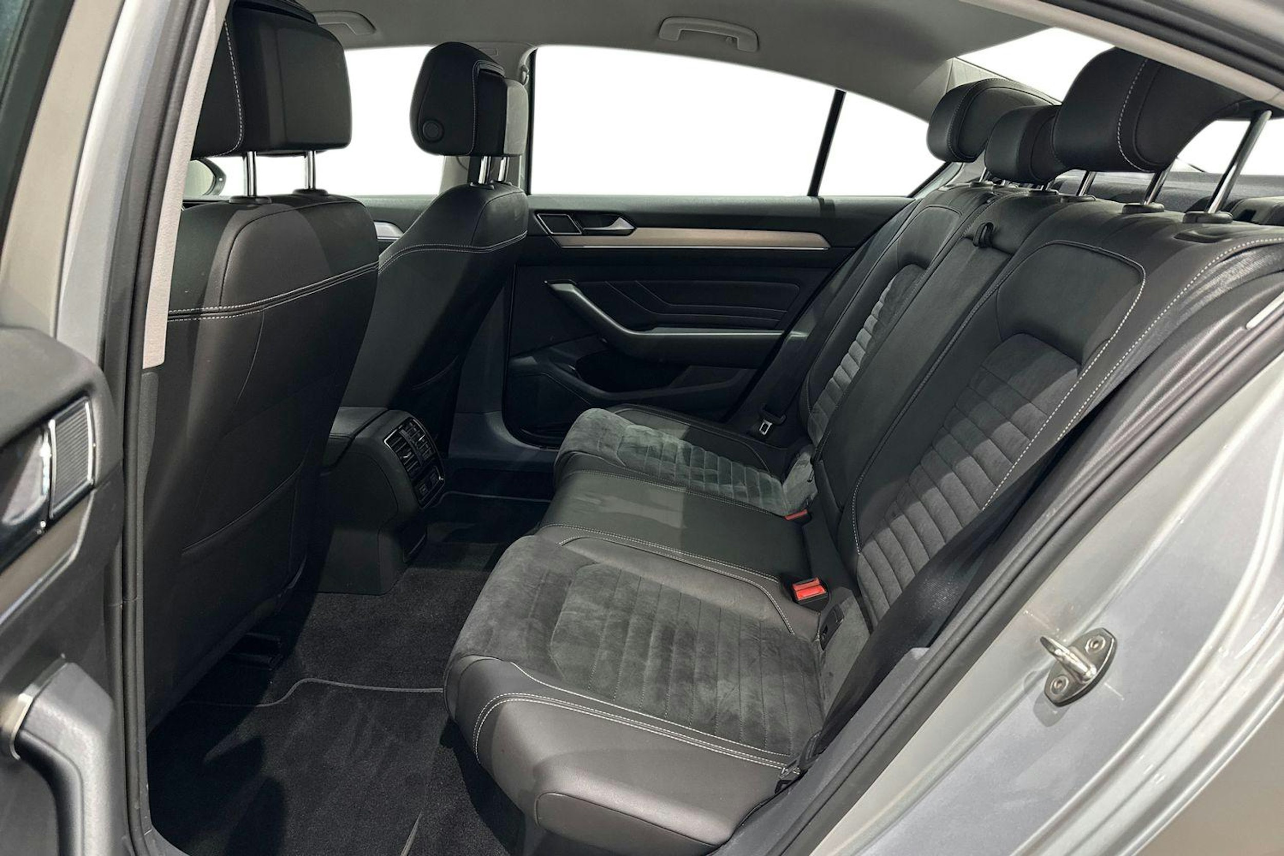 hopea Volkswagen Passat 2020 kuva 10.