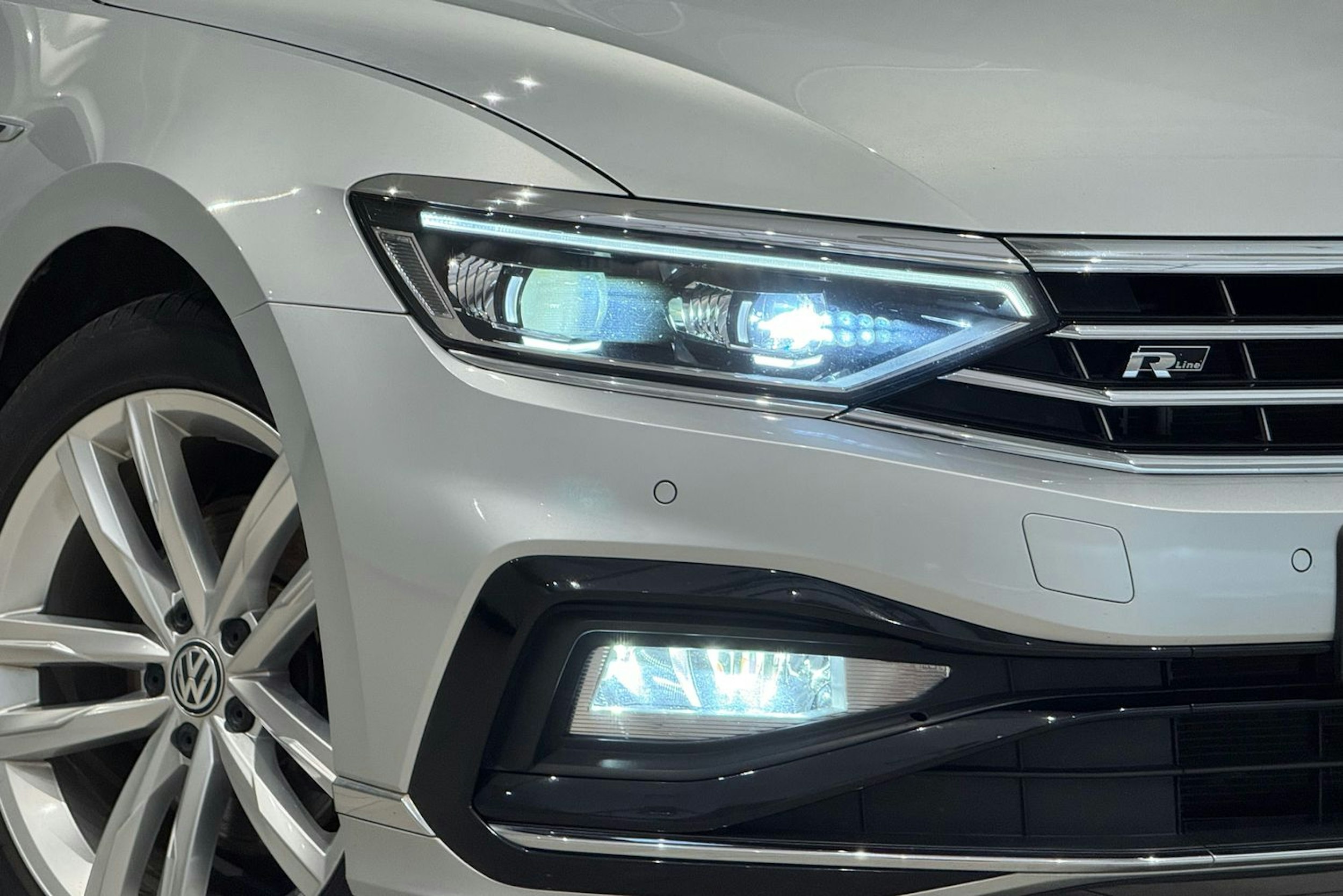 hopea Volkswagen Passat 2020 kuva 15.