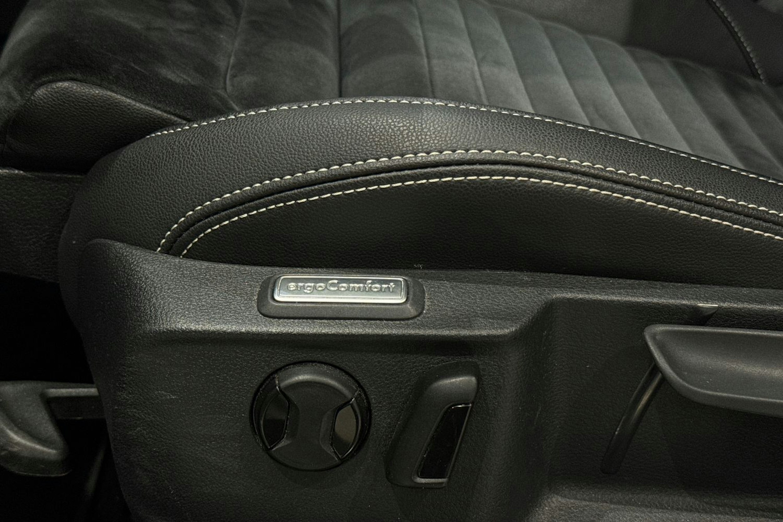 hopea Volkswagen Passat 2020 kuva 18.