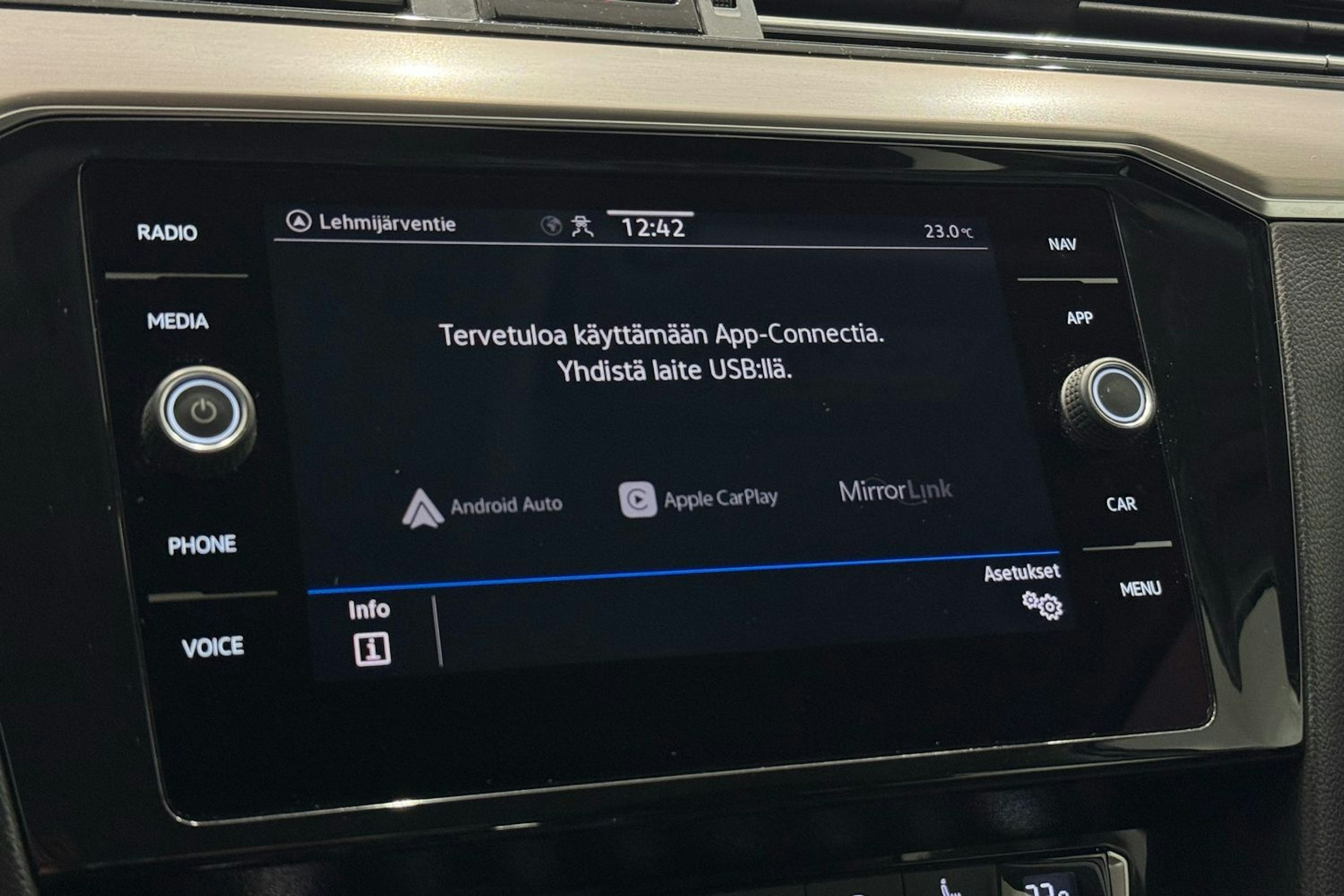 hopea Volkswagen Passat 2020 kuva 25.
