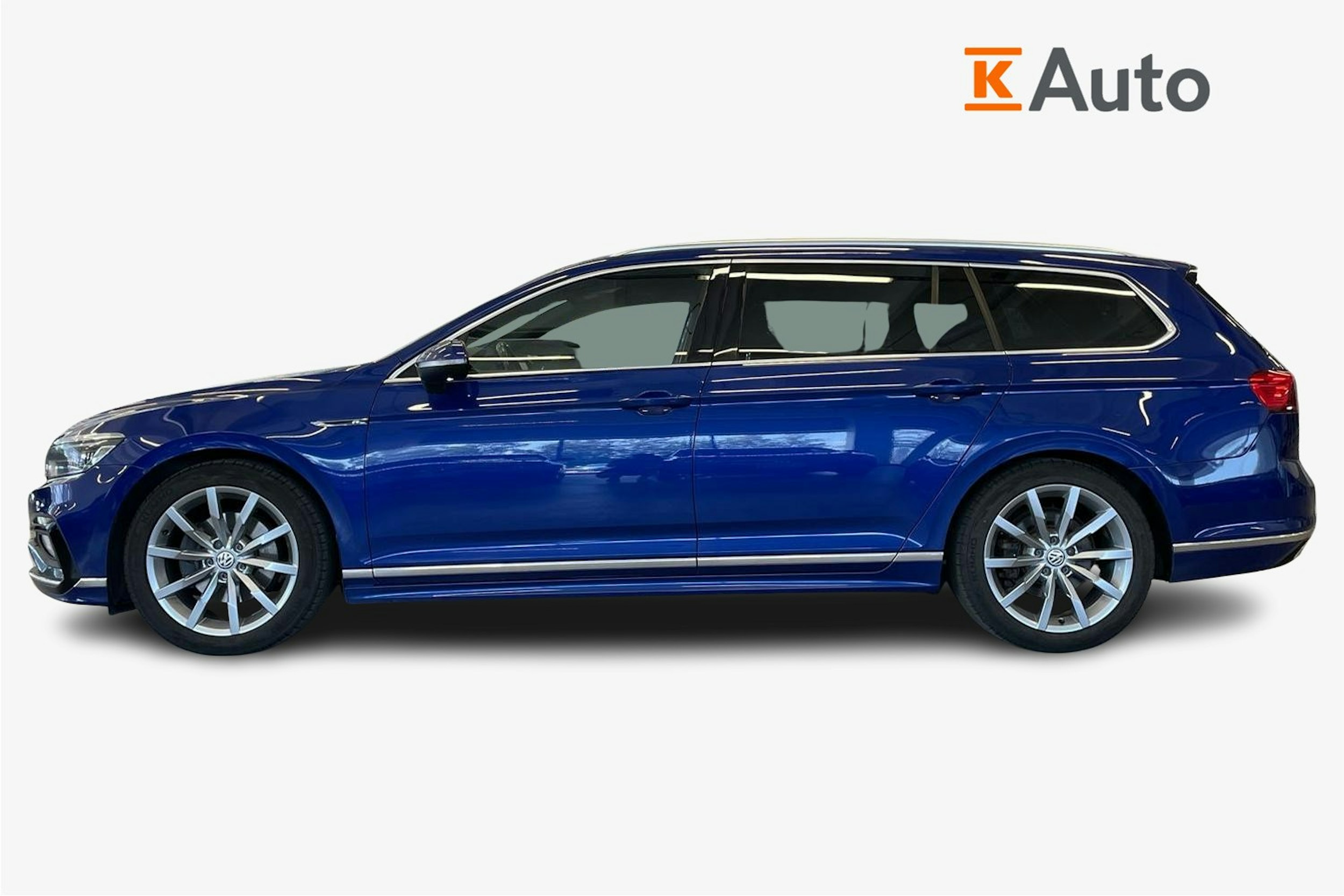 sininen Volkswagen Passat 2020 kuva 5.