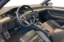 sininen Volkswagen Passat 2020 kuva 6.