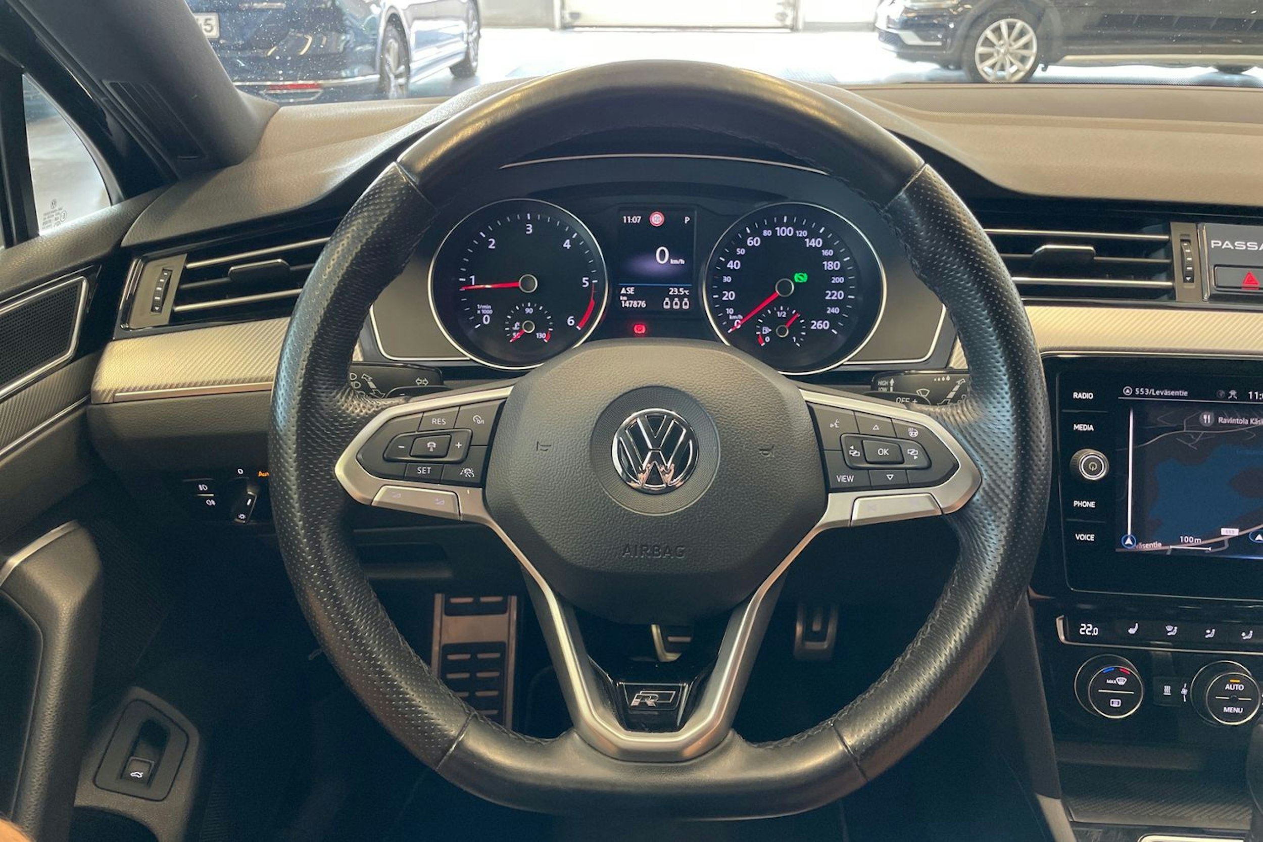 sininen Volkswagen Passat 2020 kuva 13.