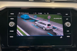 sininen Volkswagen Passat 2020 kuva 16.
