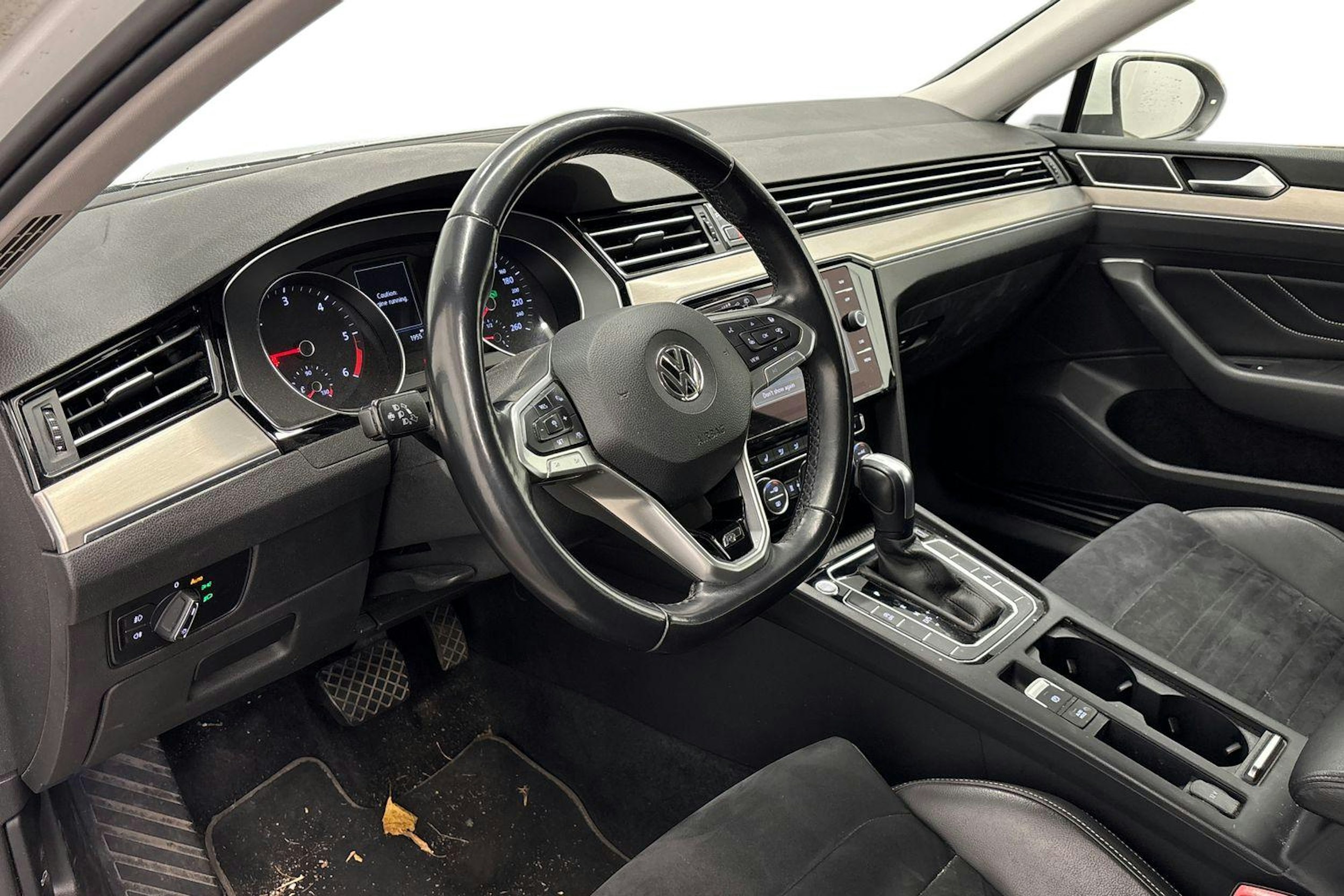 valkoinen Volkswagen Passat 2020 kuva 3.