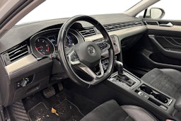 valkoinen Volkswagen Passat 2020 kuva 3.