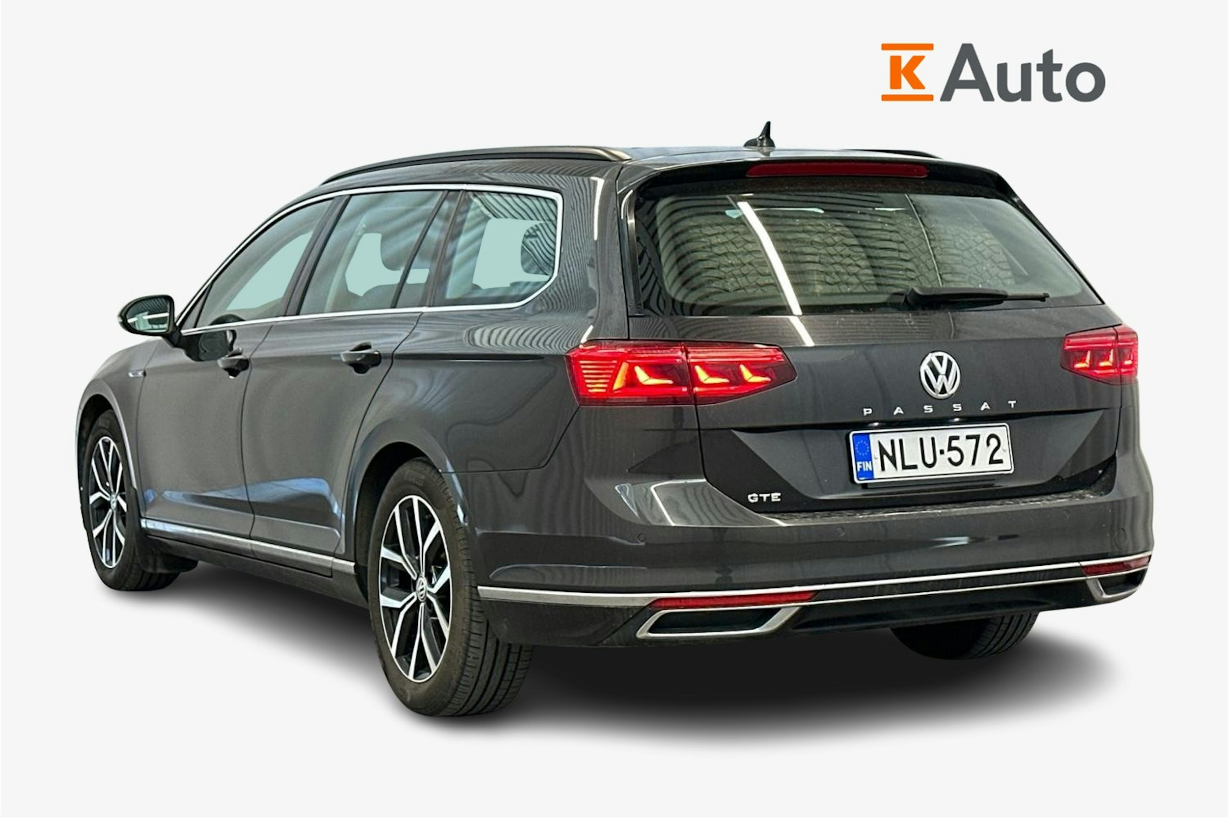 harmaa Volkswagen Passat 2020 kuva 2.