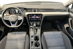harmaa Volkswagen Passat 2020 kuva 9.