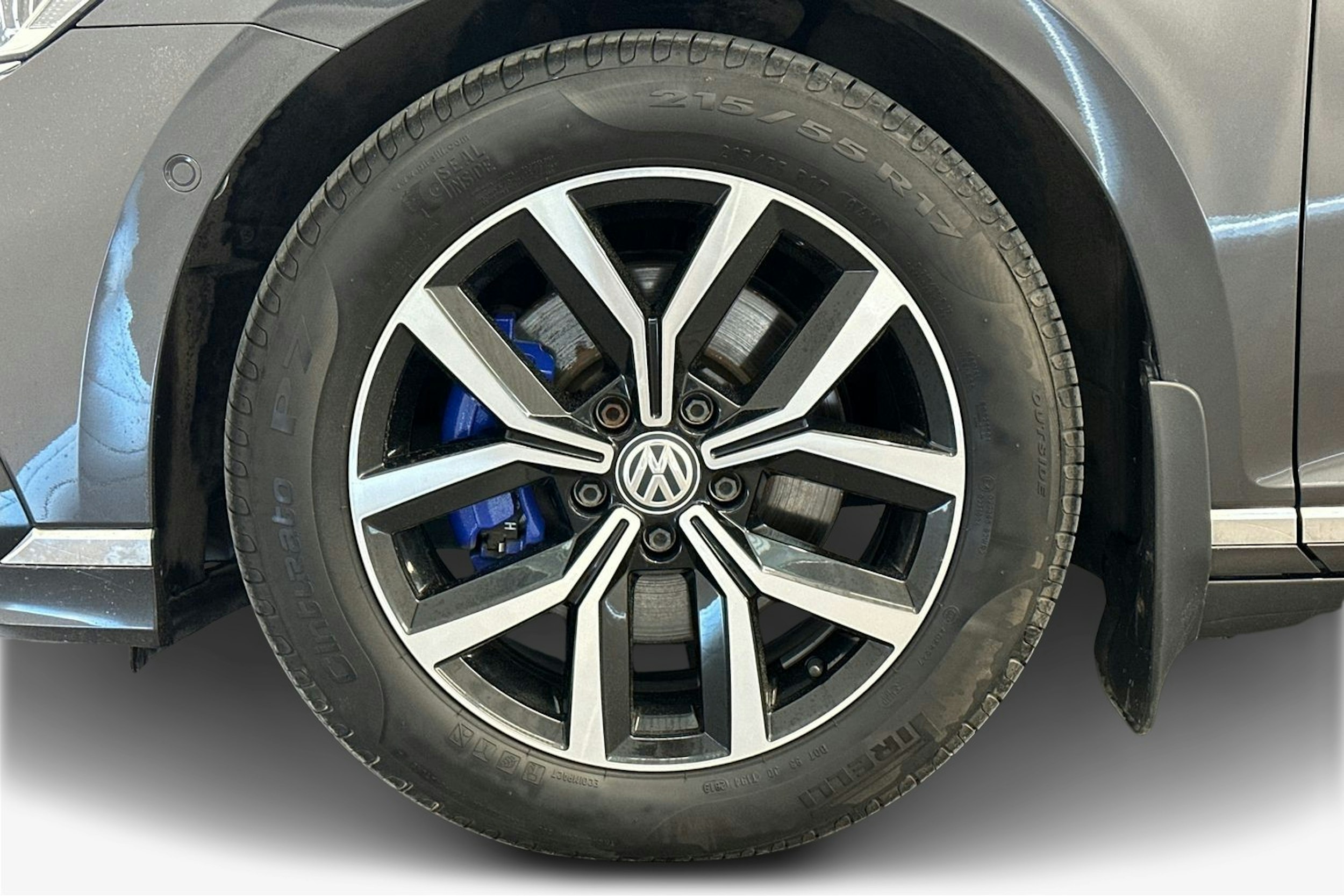 harmaa Volkswagen Passat 2020 kuva 11.