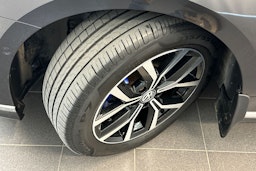 harmaa Volkswagen Passat 2020 kuva 13.