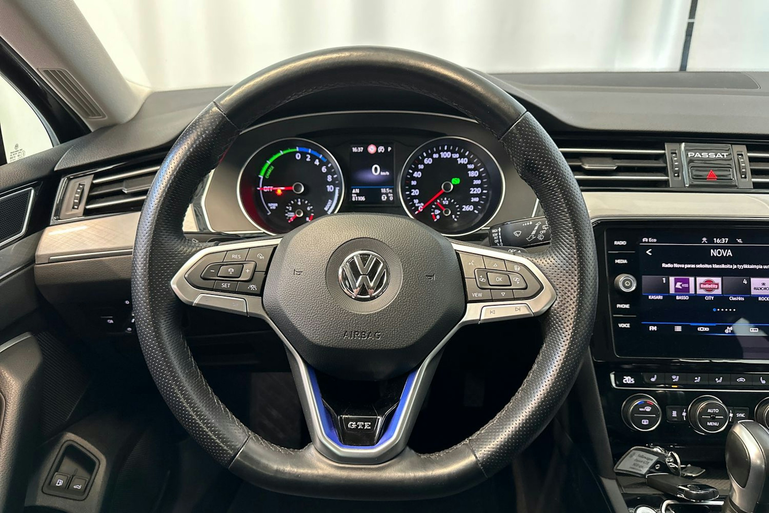 harmaa Volkswagen Passat 2020 kuva 15.
