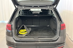 harmaa Volkswagen Passat 2020 kuva 16.