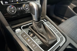 harmaa Volkswagen Passat 2020 kuva 18.