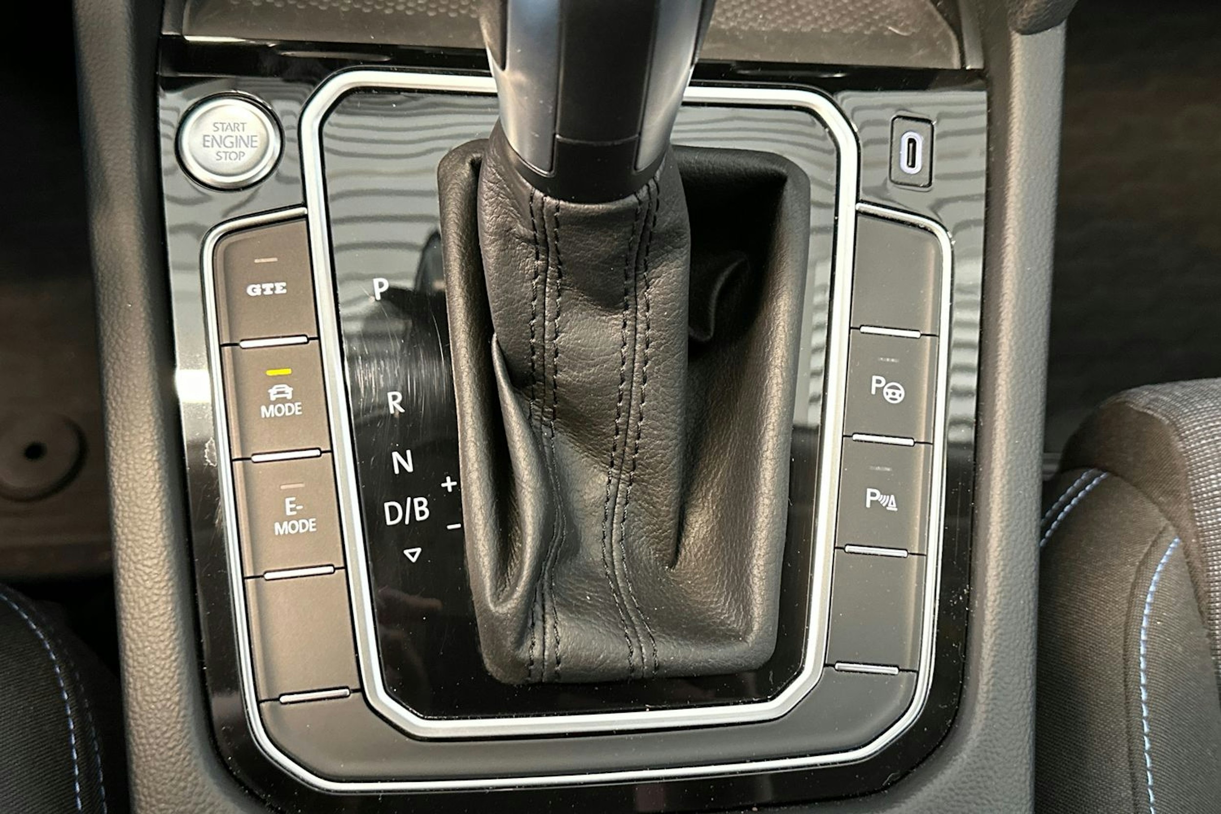 harmaa Volkswagen Passat 2020 kuva 19.