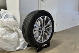 valkoinen Volkswagen Passat 2020 kuva 13.