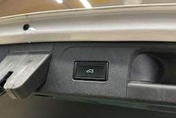 valkoinen Volkswagen Passat 2020 kuva 30.