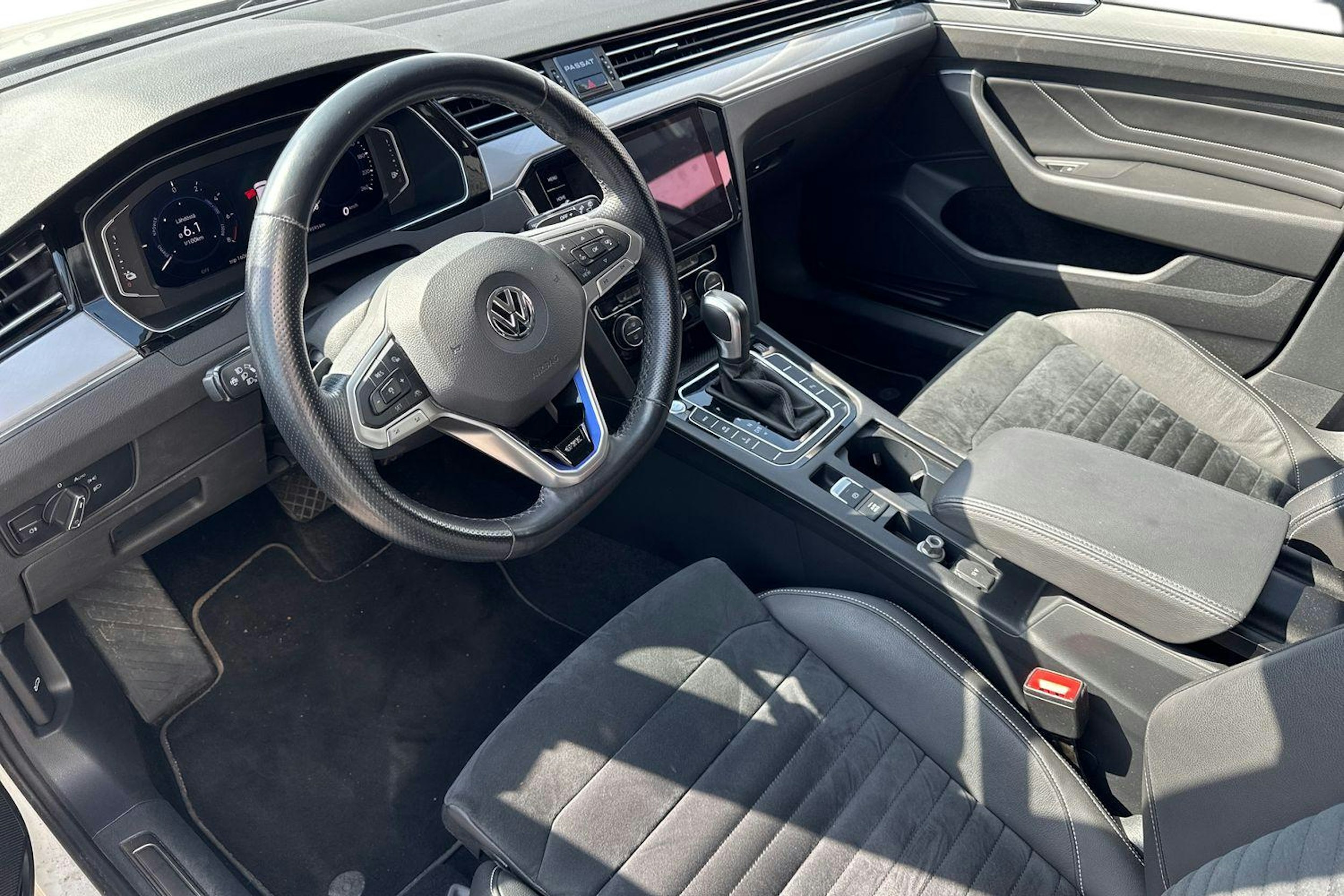 valkoinen Volkswagen Passat 2020 kuva 3.