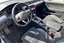 valkoinen Volkswagen Passat 2020 kuva 3.