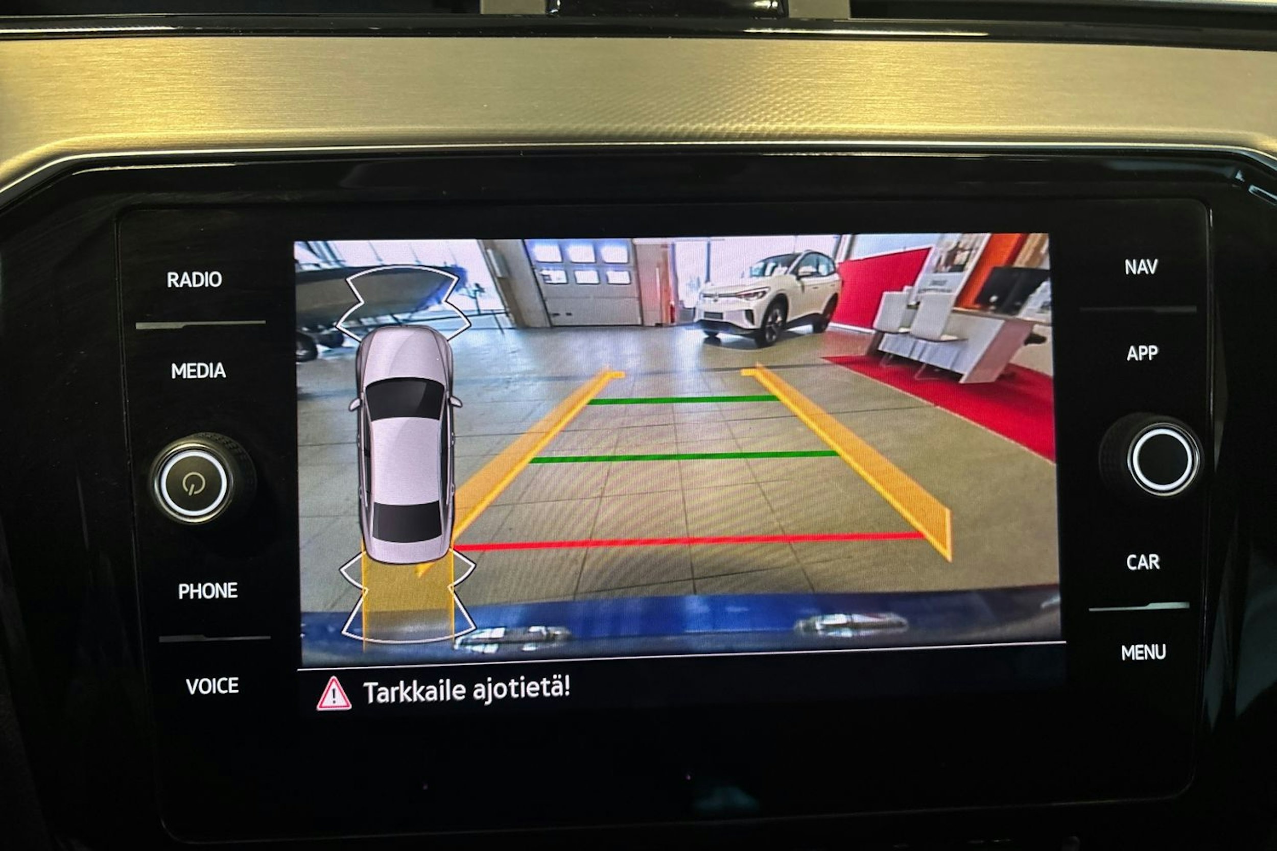 Sininen Volkswagen PASSAT 2020 kuva 15.