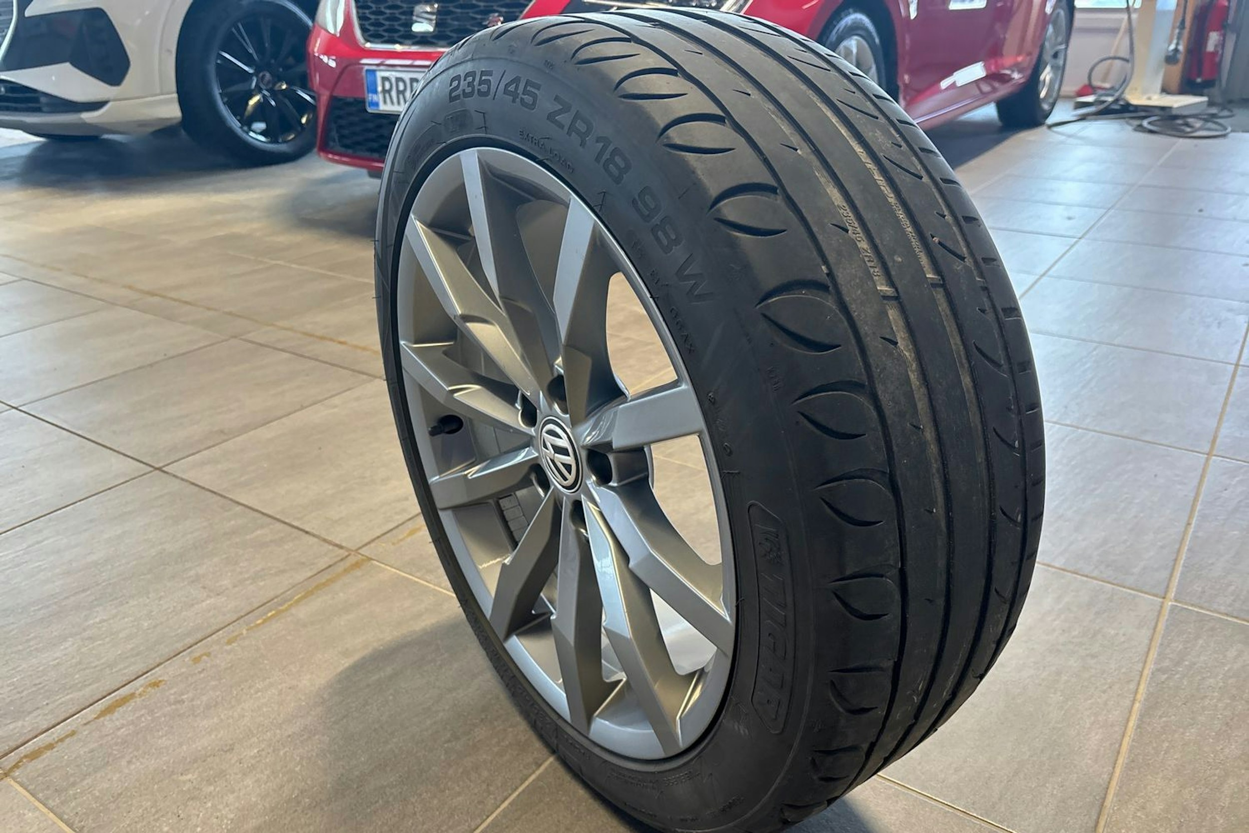 Sininen Volkswagen PASSAT 2020 kuva 19.