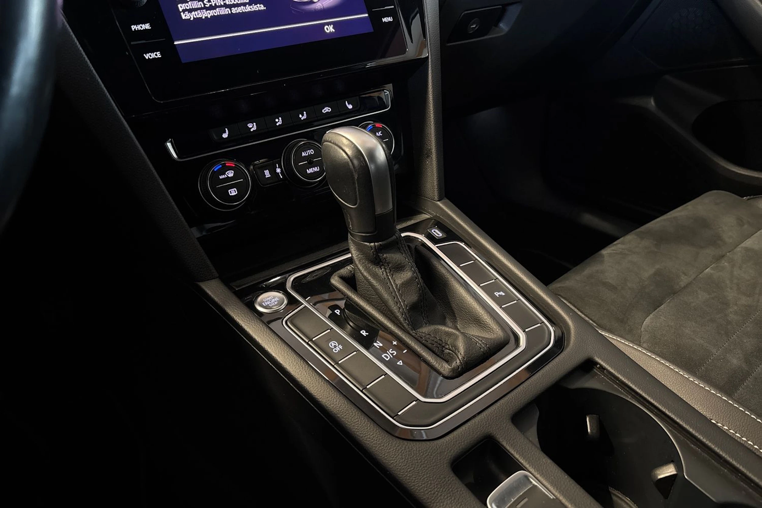 Sininen Volkswagen PASSAT 2020 kuva 22.