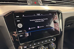 Sininen Volkswagen Passat 2020 kuva 25.