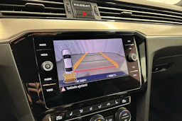 Sininen Volkswagen Passat 2020 kuva 26.