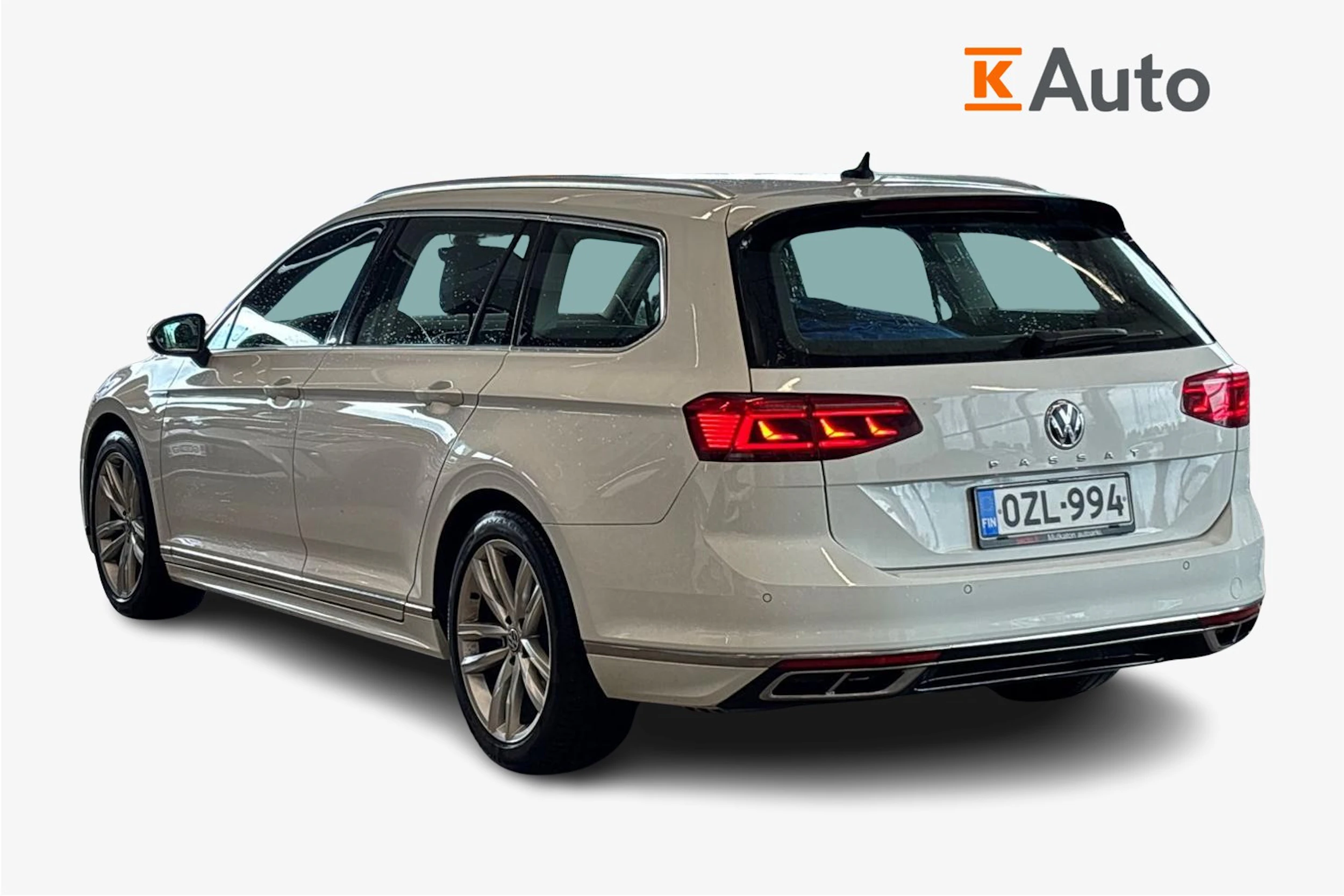 valkoinen Volkswagen Passat 2020 kuva 2.