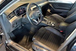 musta Volkswagen Passat 2020 kuva 6.