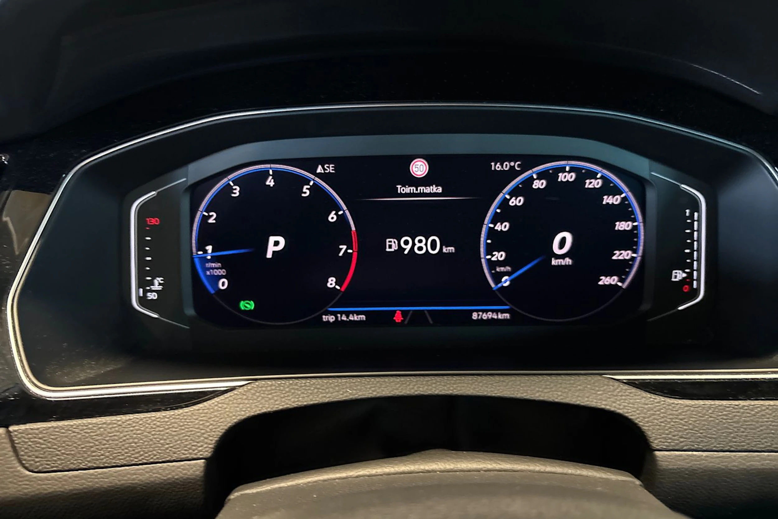 musta Volkswagen Passat 2020 kuva 12.