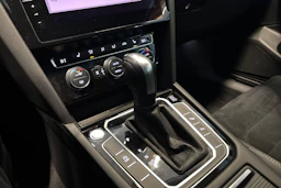 musta Volkswagen Passat 2020 kuva 18.