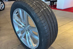 musta Volkswagen Passat 2020 kuva 21.