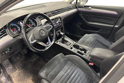 valkoinen Volkswagen Passat 2020 kuva 3.