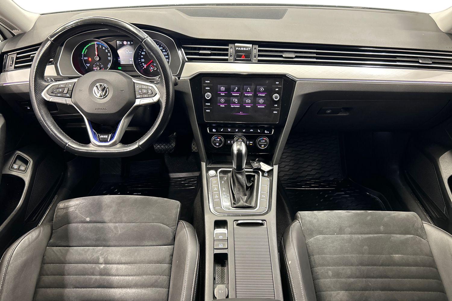 Volkswagen Passat 2020, bild 7/26
