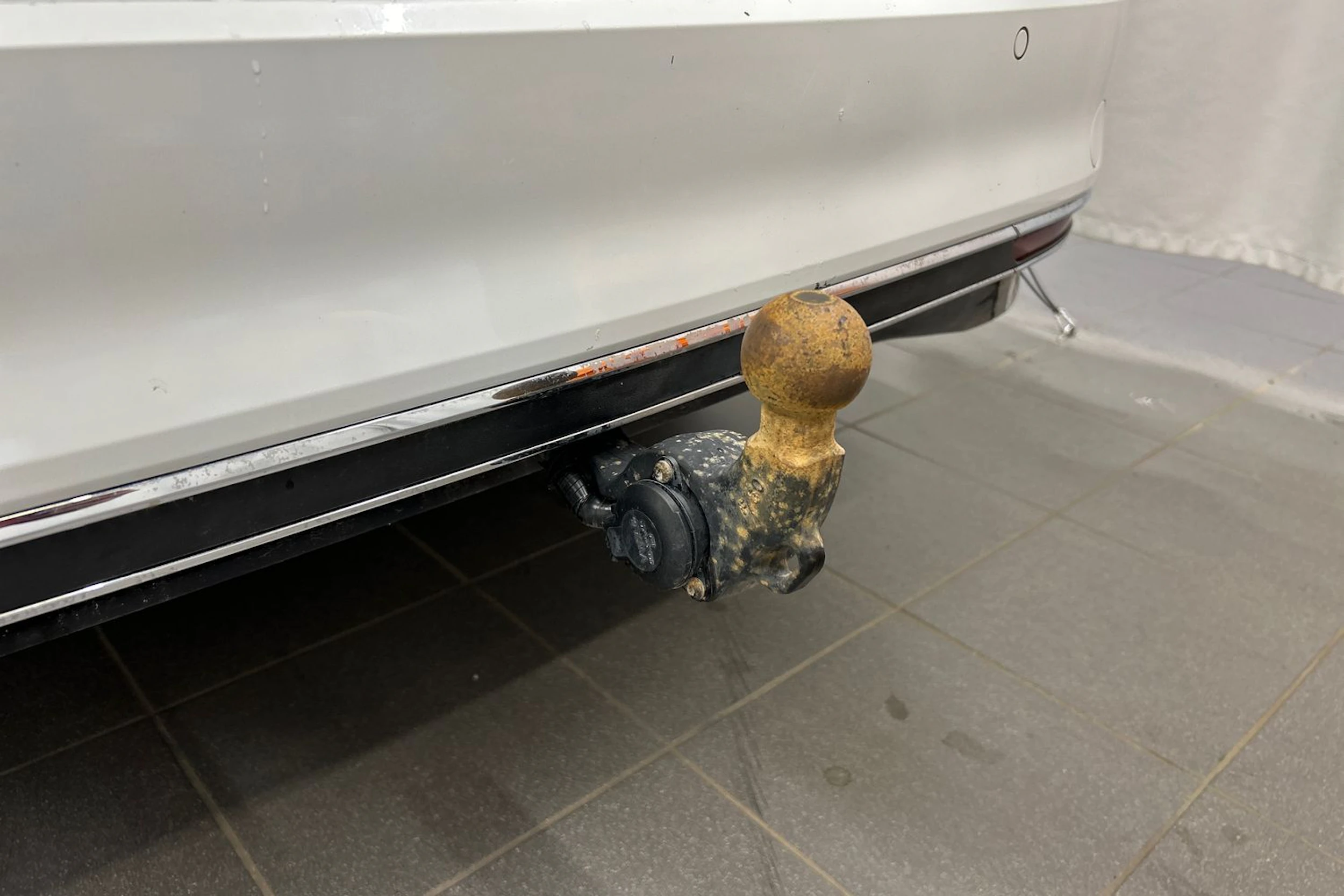 valkoinen Volkswagen Passat 2020 kuva 14.