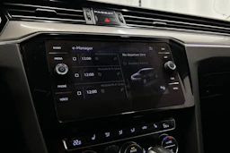 valkoinen Volkswagen Passat 2020 kuva 23.