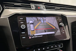 valkoinen Volkswagen Passat 2020 kuva 24.