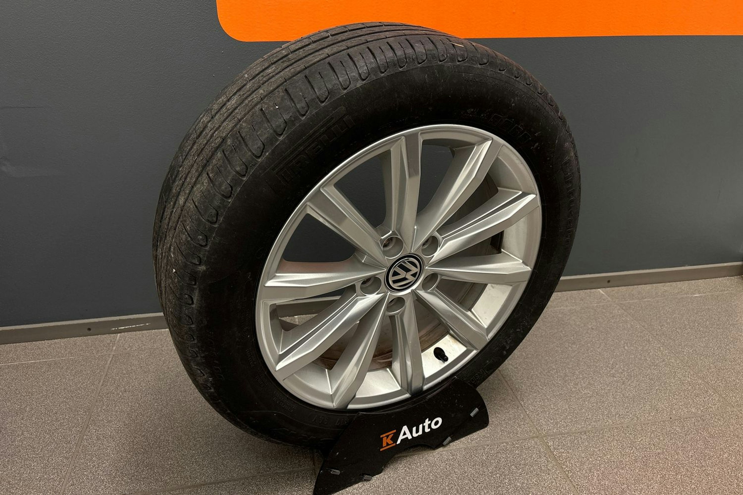 musta Volkswagen Passat 2020 kuva 13.