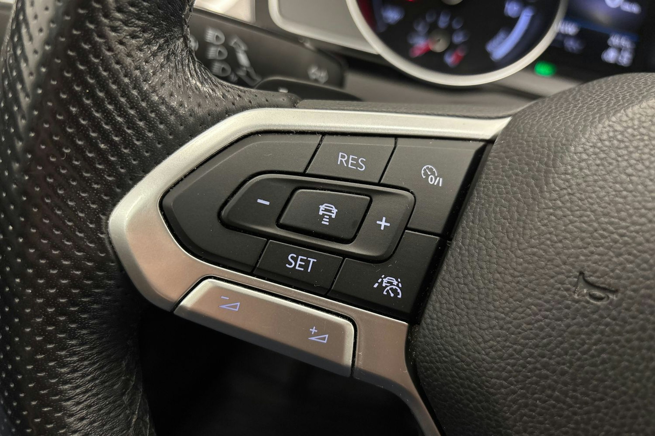 musta Volkswagen Passat 2020 kuva 15.