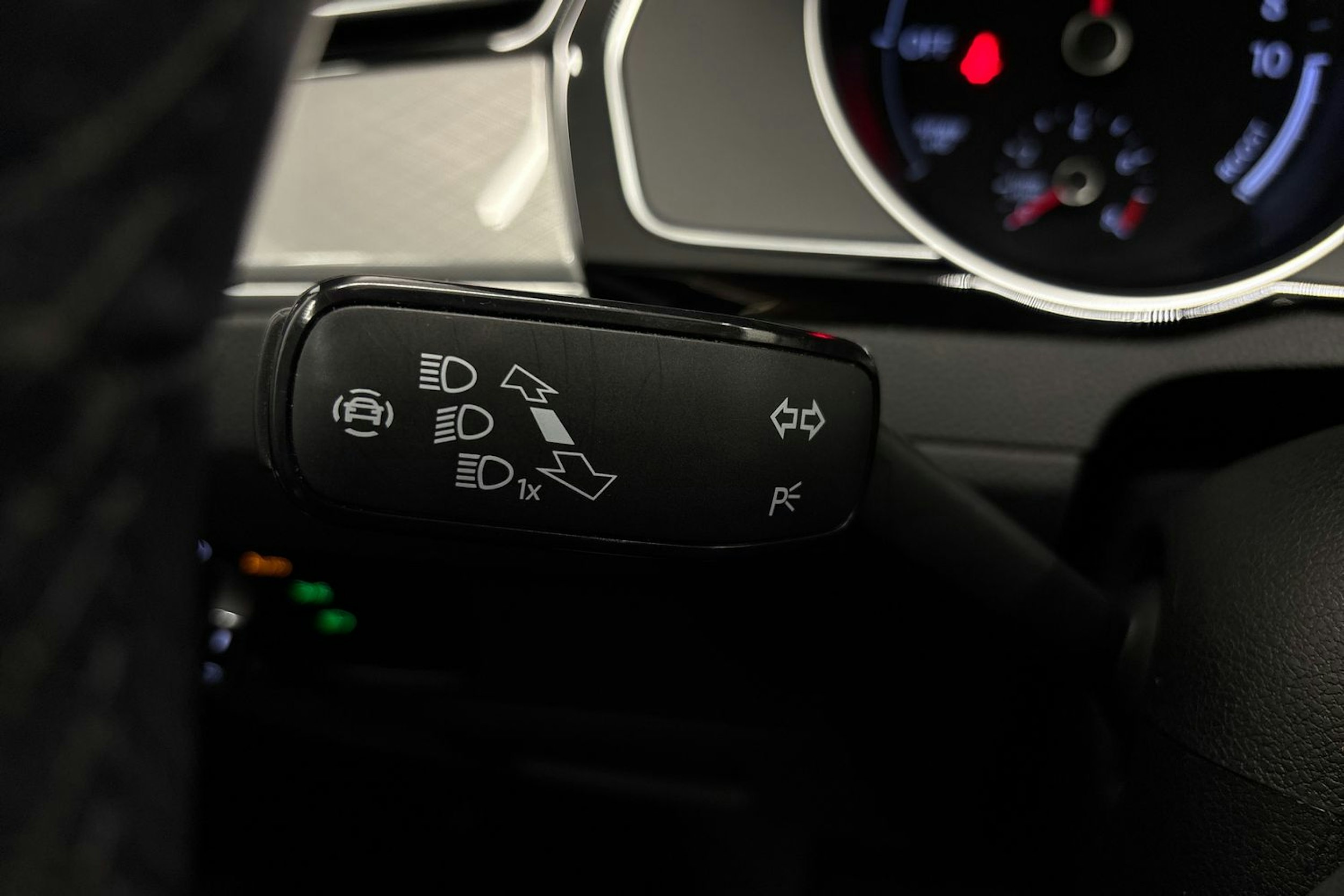 musta Volkswagen Passat 2020 kuva 17.