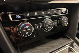 musta Volkswagen Passat 2020 kuva 19.