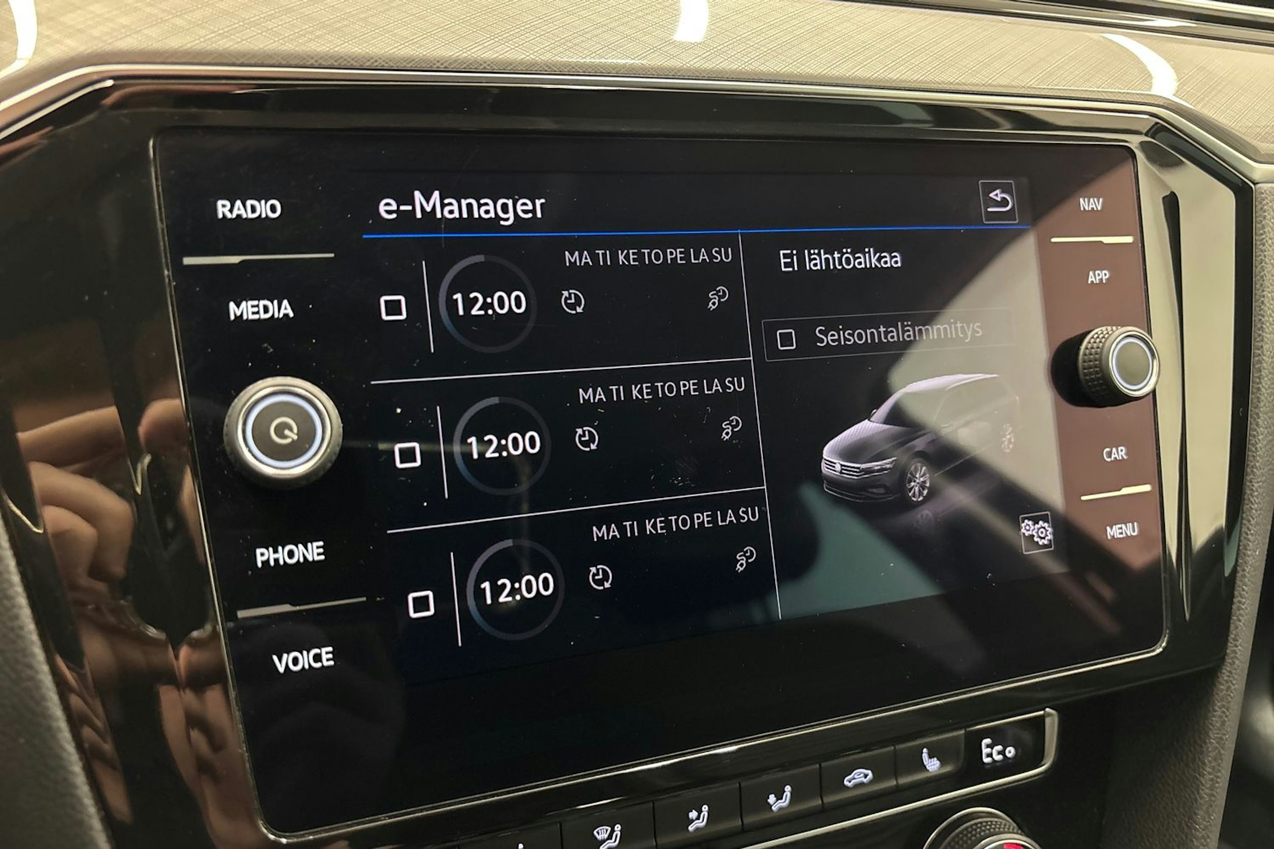 musta Volkswagen Passat 2020 kuva 21.