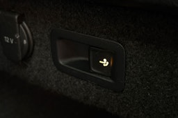 musta Volkswagen Passat 2020 kuva 25.