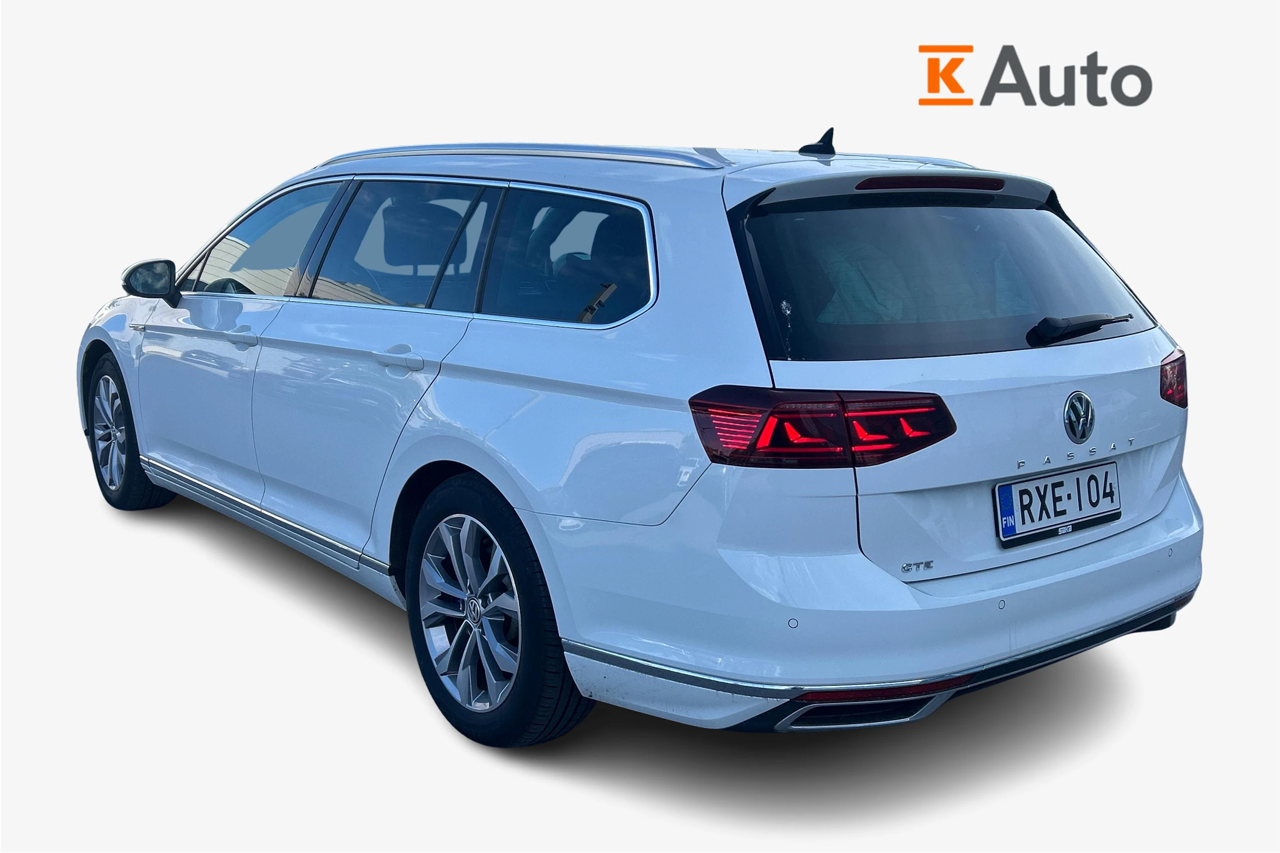 valkoinen Volkswagen Passat 2020 kuva 2.
