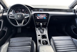 harmaa Volkswagen Passat 2020 kuva 9.