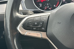 harmaa Volkswagen Passat 2020 kuva 15.
