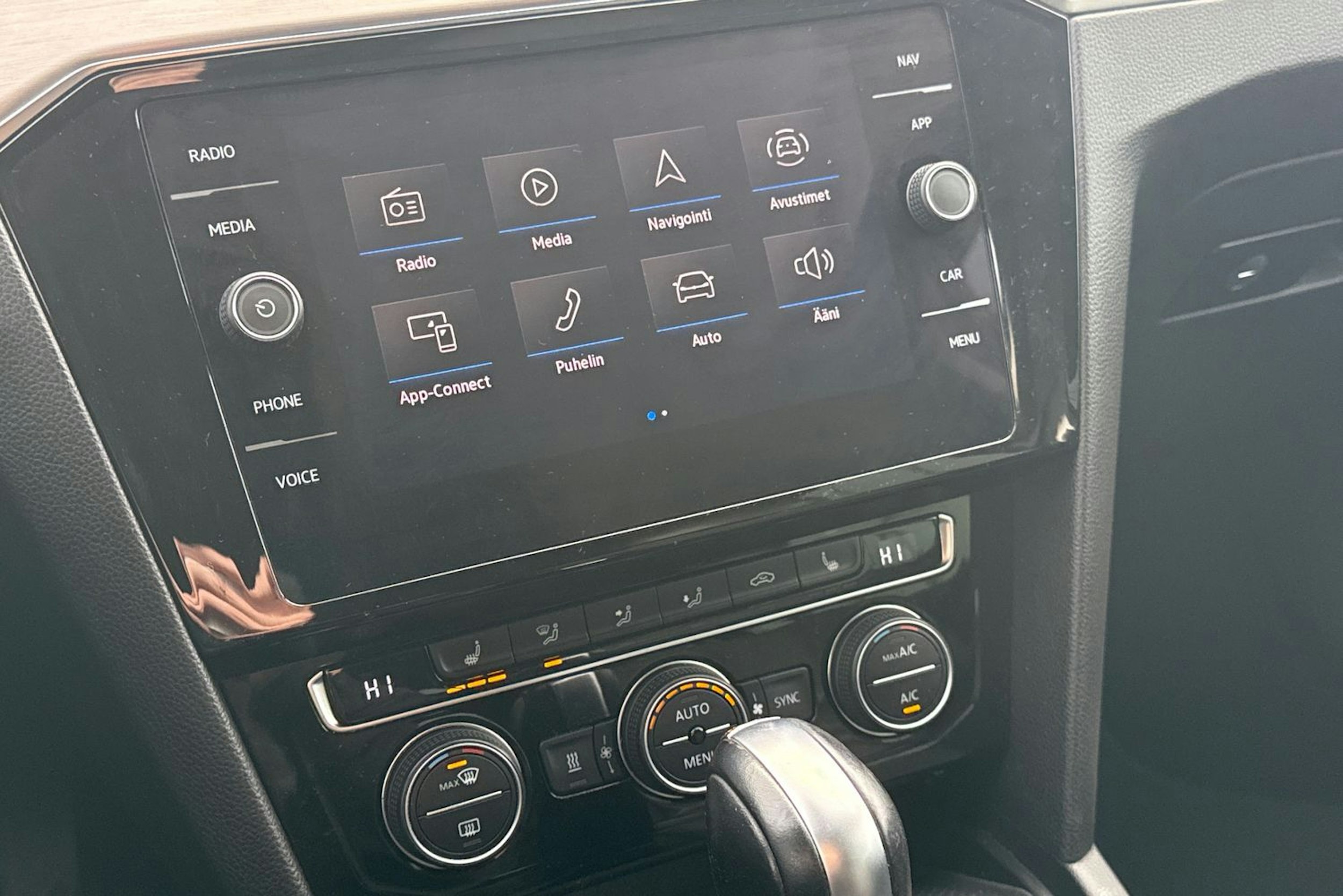 harmaa Volkswagen Passat 2020 kuva 17.
